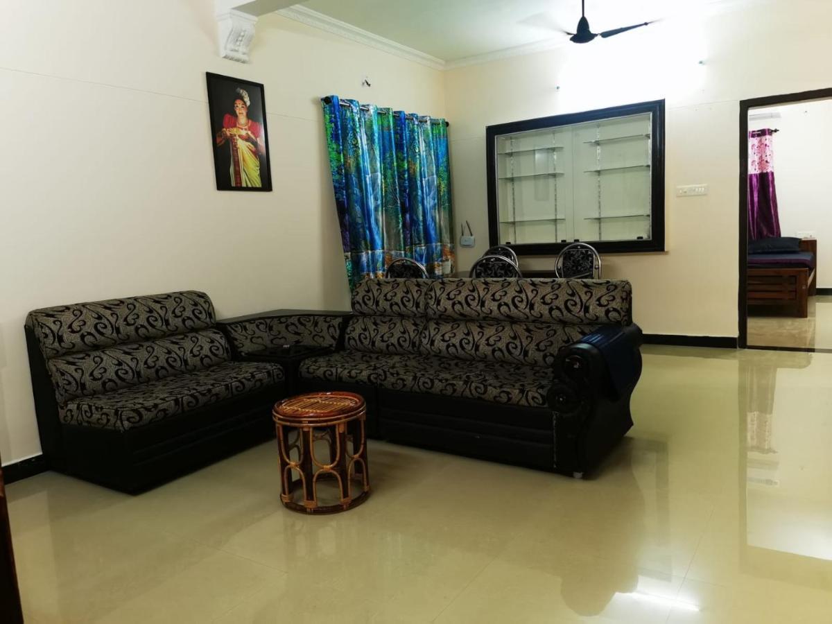 J2 Home Stay - Luxury Homes With Caravan Services Thiruvananthapuram Eksteriør billede