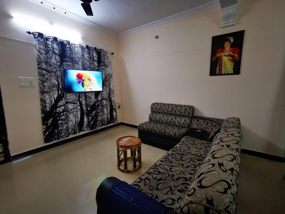 J2 Home Stay - Luxury Homes With Caravan Services Thiruvananthapuram Eksteriør billede