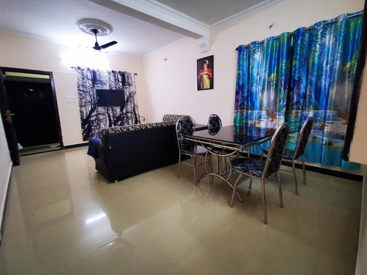 J2 Home Stay - Luxury Homes With Caravan Services Thiruvananthapuram Eksteriør billede