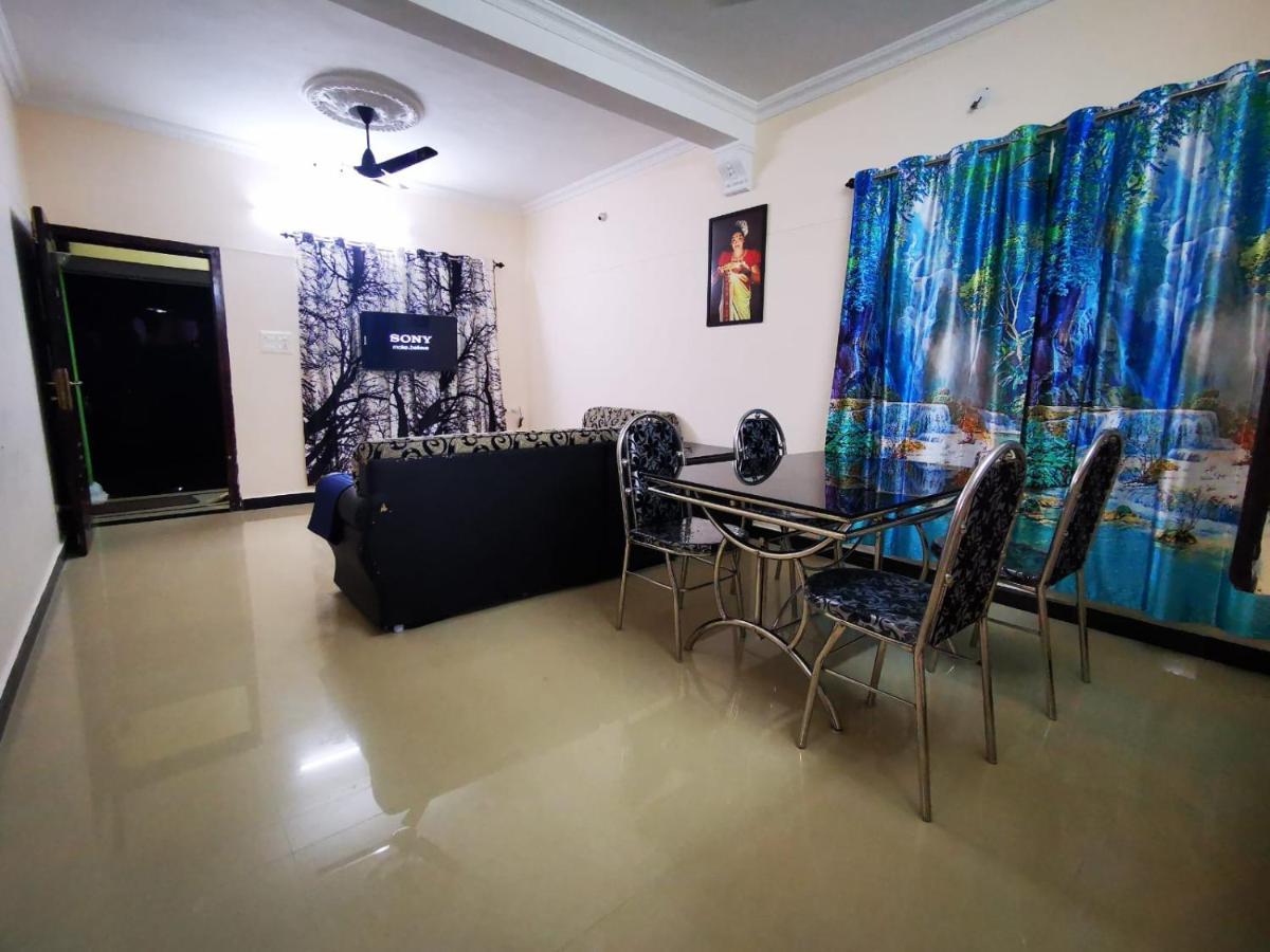 J2 Home Stay - Luxury Homes With Caravan Services Thiruvananthapuram Eksteriør billede