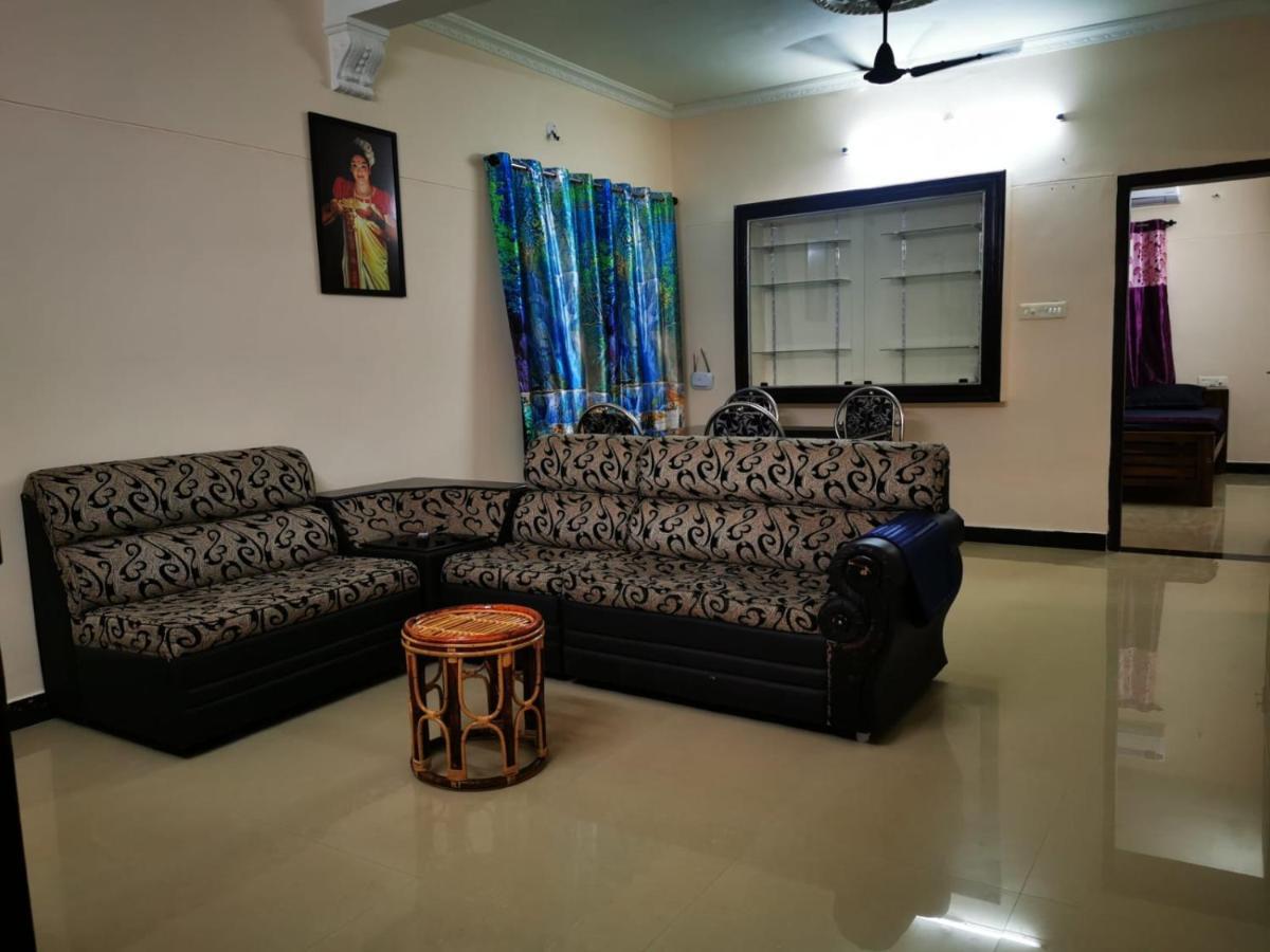 J2 Home Stay - Luxury Homes With Caravan Services Thiruvananthapuram Eksteriør billede